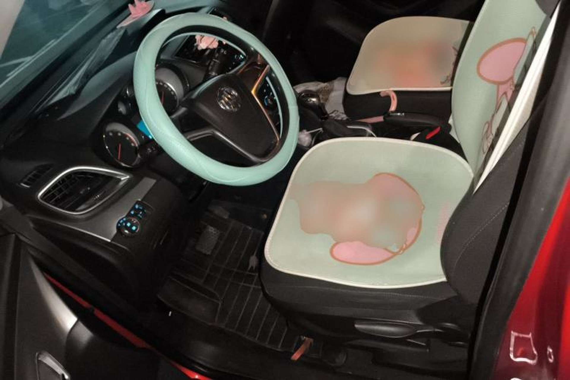 Used Buick Encore 2014 1.4T Automatic Two-Wheel Drive Urban Elite Model Left Front Seat