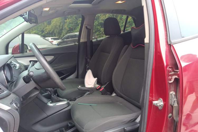 Used Buick Encore 2014 1.4T Automatic Two-Wheel Drive Urban Elite Model Left Front Seat