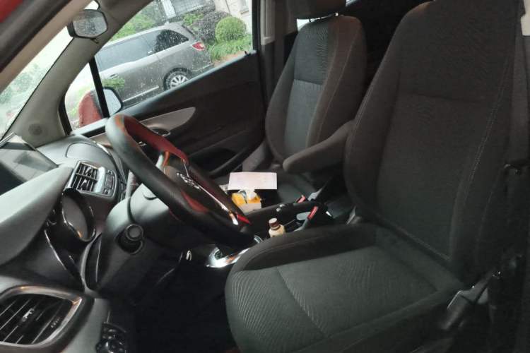 Used Buick Encore 2014 1.4T Automatic Two-Wheel Drive Urban Elite Model Left Front Seat
