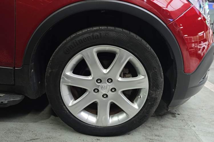 Used Buick Encore 2014 1.4T Automatic Two-Wheel Drive Urban Elite Model Left Front Wheel Hub