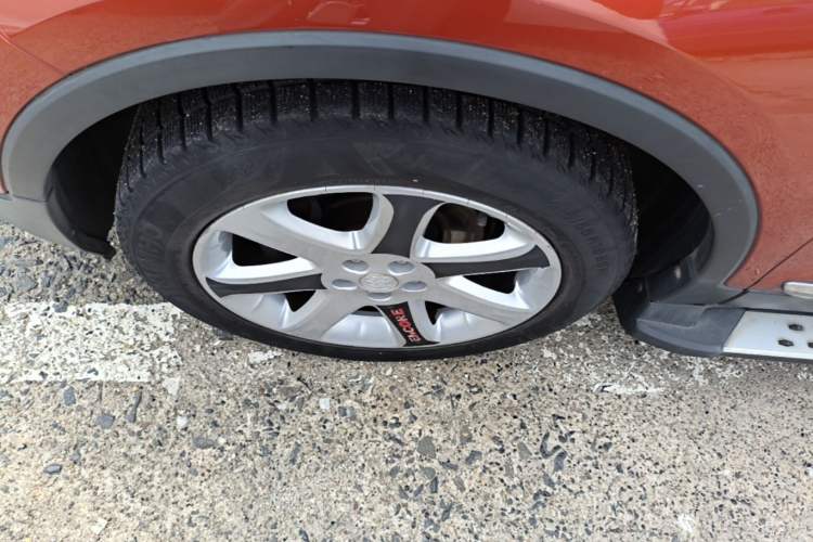 Used Buick Encore 2014 1.4T Automatic Two-Wheel Drive Urban Elite Model Left Front Wheel Hub