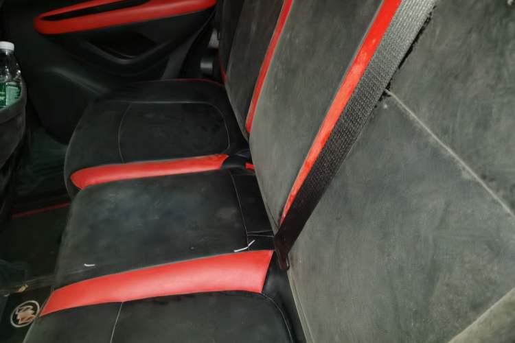 Used Buick Encore 2014 1.4T Automatic Two-Wheel Drive Urban Elite Model Left Rear Seat