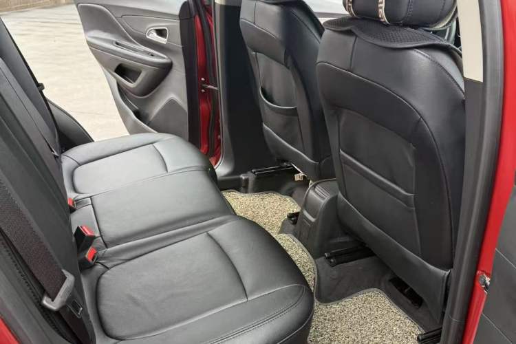 Used Buick Encore 2014 1.4T Automatic Two-Wheel Drive Urban Elite Model Left Rear Seat