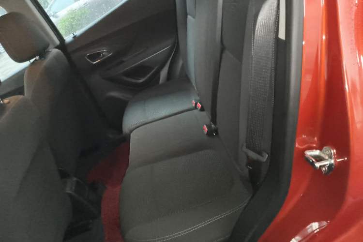 Used Buick Encore 2014 1.4T Automatic Two-Wheel Drive Urban Elite Model Left Rear Seat