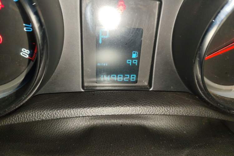 Used Buick Encore 2014 1.4T Automatic Two-Wheel Drive Urban Leading Model Odometer Close Up