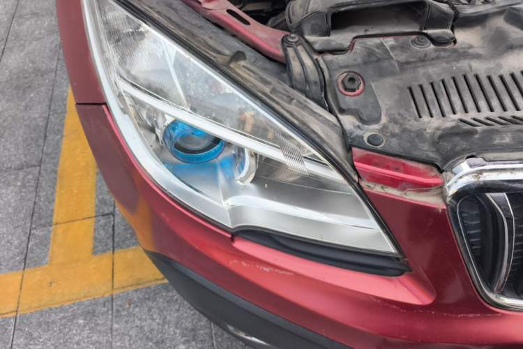 Used Buick Encore 2014 1.4T Automatic Two-Wheel Drive Urban Elite Model Right Front Headlight
