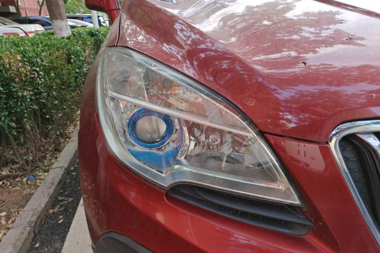Used Buick Encore 2014 1.4T Automatic Two-Wheel Drive Urban Elite Model Right Front Headlight