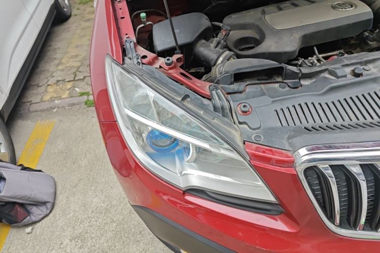 Used Buick Encore 2014 1.4T Automatic Two-Wheel Drive Urban Elite Model Right Front Headlight