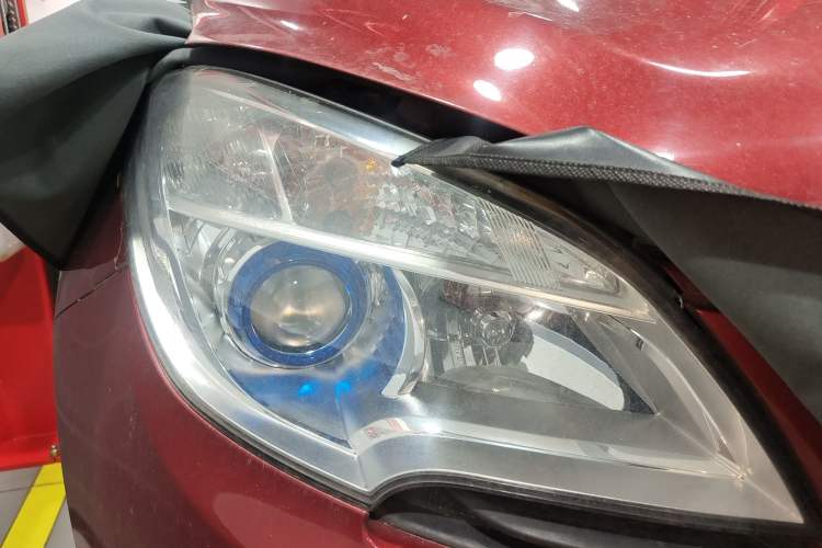 Used Buick Encore 2014 1.4T Automatic Two-Wheel Drive Urban Elite Model Right Front Headlight