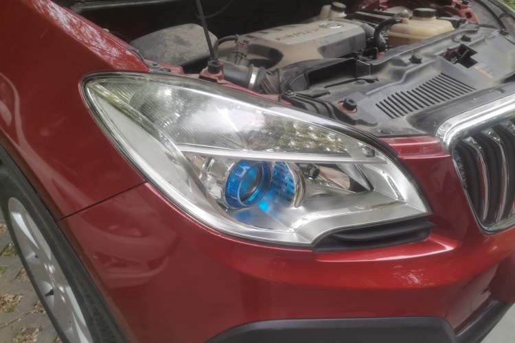 Used Buick Encore 2014 1.4T Automatic Two-Wheel Drive Urban Elite Model Right Front Headlight