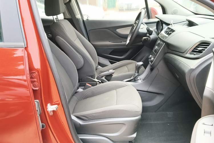 Used Buick Encore 2014 1.4T Automatic Two-Wheel Drive Urban Elite Model Right Front Seat