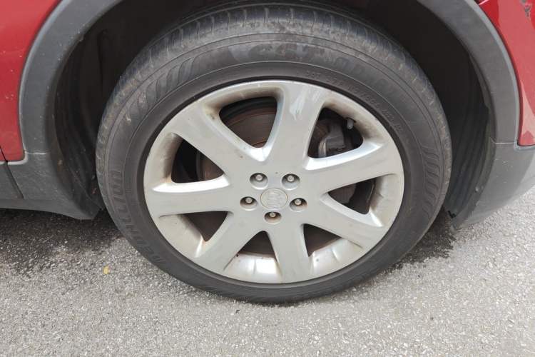 Used Buick Encore 2014 1.4T Automatic Two-Wheel Drive Urban Elite Model Right Front Wheel Hub