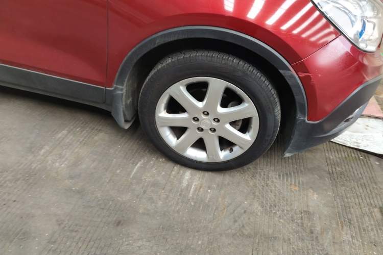 Used Buick Encore 2014 1.4T Automatic Two-Wheel Drive Urban Leading Model Right Front Wheel Hub