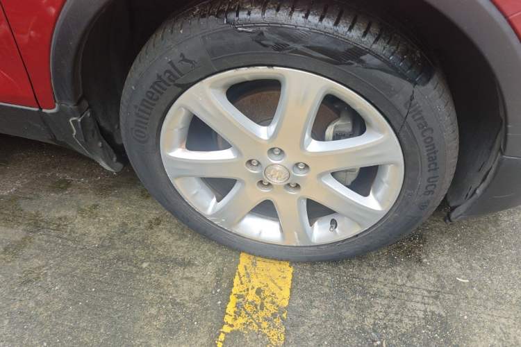 Used Buick Encore 2014 1.4T Automatic Two-Wheel Drive Urban Elite Model Right Front Wheel Hub
