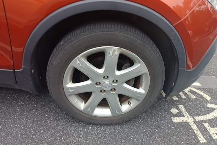 Used Buick Encore 2014 1.4T Automatic Two-Wheel Drive Urban Elite Model Right Front Wheel Hub