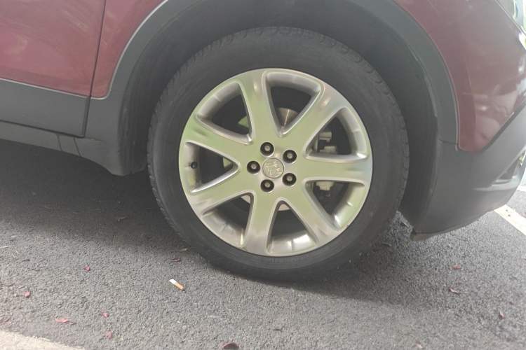 Used Buick Encore 2014 1.4T Automatic Two-Wheel Drive Urban Elite Model Right Front Wheel Hub