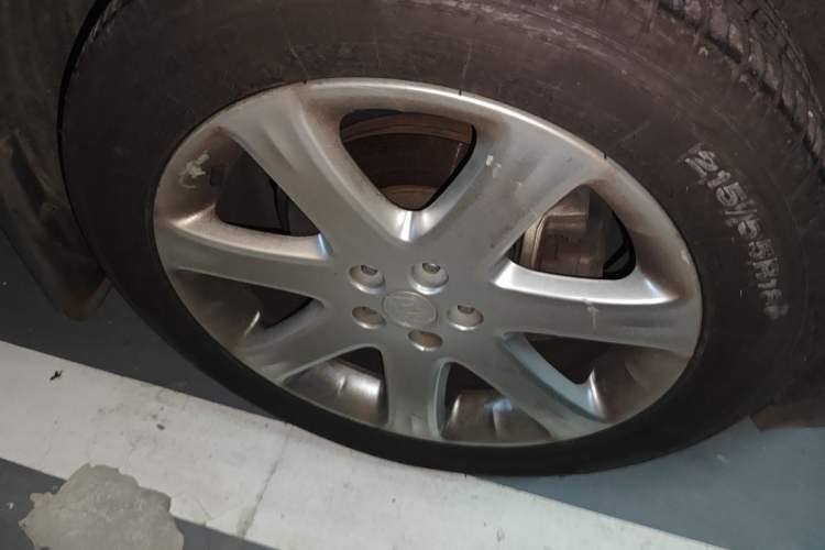 Used Buick Encore 2014 1.4T Automatic Two-Wheel Drive Urban Elite Model Right Front Wheel Hub