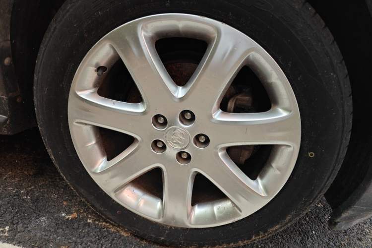 Used Buick Encore 2014 1.4T Automatic Two-Wheel Drive Urban Elite Model Right Front Wheel Hub