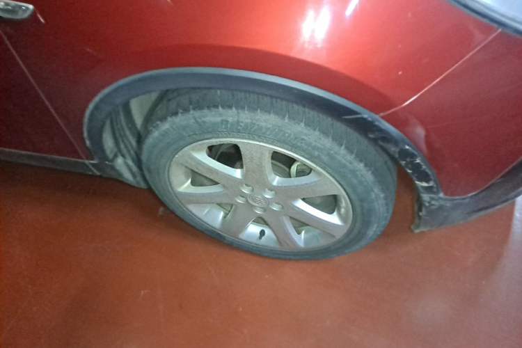 Used Buick Encore 2014 1.4T Automatic Two-Wheel Drive Urban Elite Model Right Front Wheel Hub