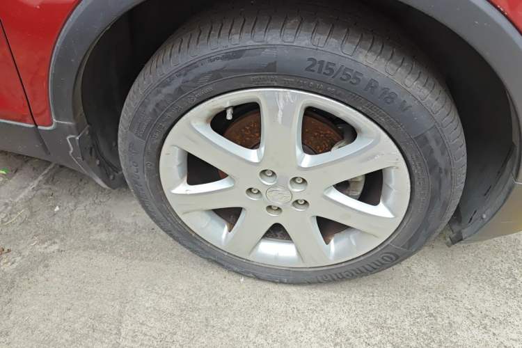 Used Buick Encore 2014 1.4T Automatic Two-Wheel Drive Urban Elite Model Right Front Wheel Hub