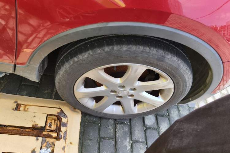 Used Buick Encore 2014 1.4T Automatic Two-Wheel Drive Urban Leading Model Right Front Wheel Hub