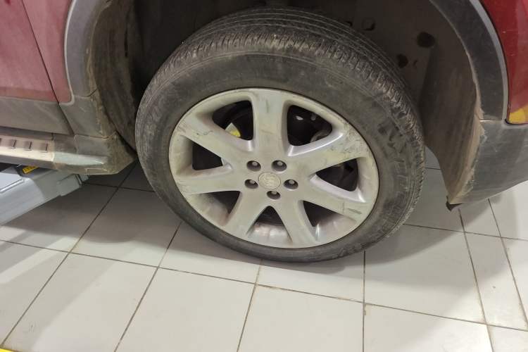 Used Buick Encore 2014 1.4T Automatic Two-Wheel Drive Urban Elite Model Right Front Wheel Hub