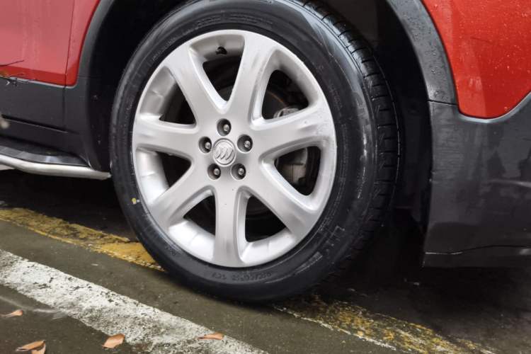 Used Buick Encore 2014 1.4T Automatic Two-Wheel Drive Urban Elite Model Right Front Wheel Hub