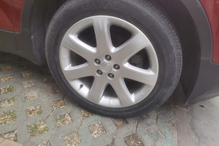 Used Buick Encore 2014 1.4T Automatic Two-Wheel Drive Urban Elite Model Right Front Wheel Hub