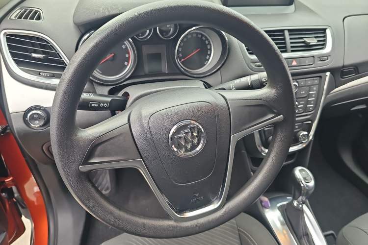 Used Buick Encore 2014 1.4T Automatic Two-Wheel Drive Urban Elite Model Steering Wheel