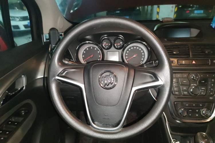 Used Buick Encore 2014 1.4T Automatic Two-Wheel Drive Urban Elite Model Steering Wheel