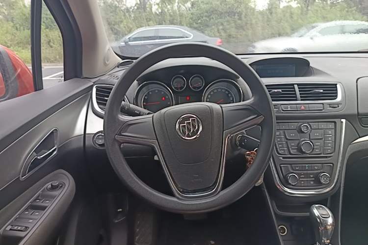 Used Buick Encore 2014 1.4T Automatic Two-Wheel Drive Urban Elite Model Steering Wheel