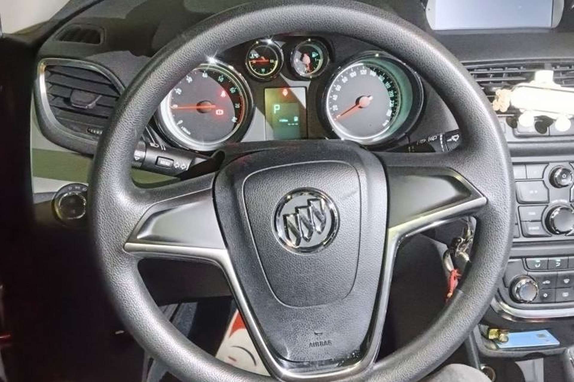 Used Buick Encore 2014 1.4T Automatic Two-Wheel Drive Urban Elite Model Steering Wheel