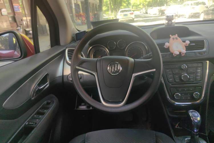 Used Buick Encore 2014 1.4T Automatic Two-Wheel Drive Urban Elite Model Steering Wheel