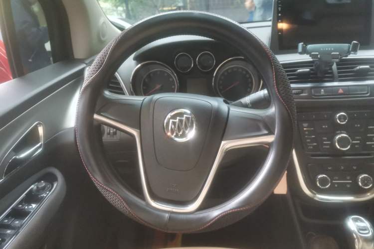 Used Buick Encore 2014 1.4T Automatic Two-Wheel Drive Urban Elite Model Steering Wheel