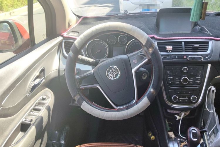 Used Buick Encore 2014 1.4T Automatic Two-Wheel Drive Urban Elite Model Steering Wheel