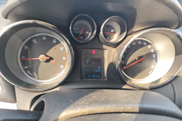 Used Buick Encore 2014 1.4T Automatic Two-Wheel Drive Urban Elite Model Instrument Cluster