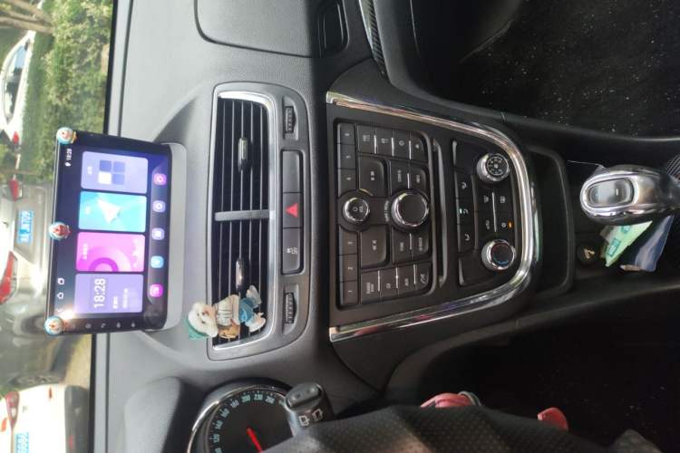 Used Buick Encore 2014 1.4T Automatic Two-Wheel Drive Urban Elite Model Audio And AC Panel