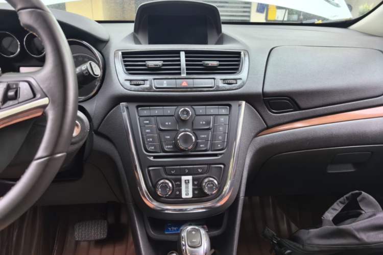 Used Buick Encore 2014 1.4T Automatic Two-Wheel Drive Urban Leading Model Audio And AC Panel