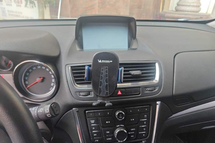 Used Buick Encore 2014 1.4T Automatic Two-Wheel Drive Urban Elite Model Audio And AC Panel