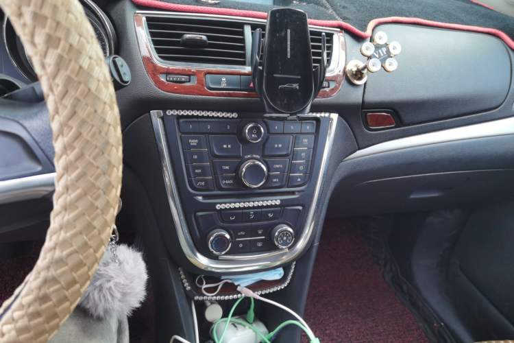 Used Buick Encore 2014 1.4T Automatic Two-Wheel Drive Urban Elite Model Audio And AC Panel