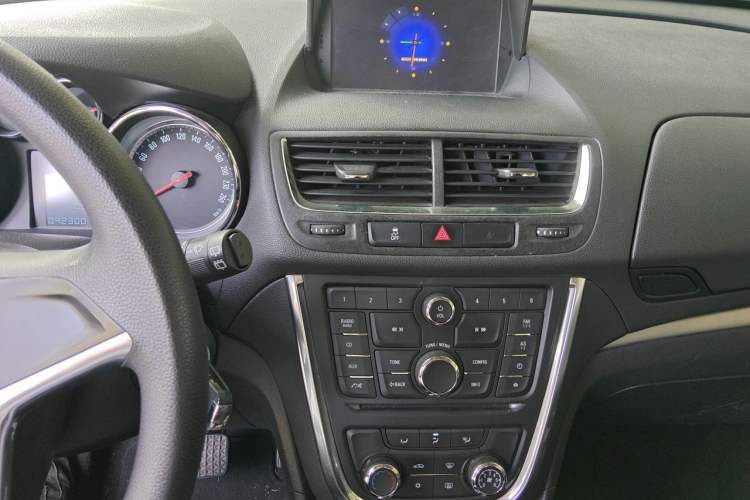 Used Buick Encore 2014 1.4T Automatic Two-Wheel Drive Urban Elite Model Audio And AC Panel