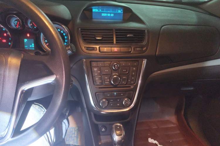 Used Buick Encore 2014 1.4T Automatic Two-Wheel Drive Urban Elite Model Audio And AC Panel