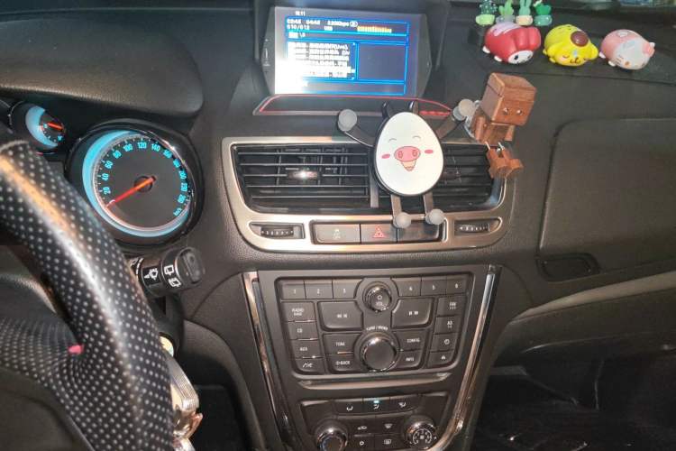 Used Buick Encore 2014 1.4T Automatic Two-Wheel Drive Urban Elite Model Audio And AC Panel
