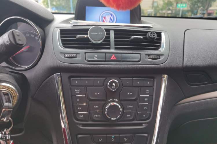 Used Buick Encore 2014 1.4T Automatic Two-Wheel Drive Urban Elite Model Audio And AC Panel