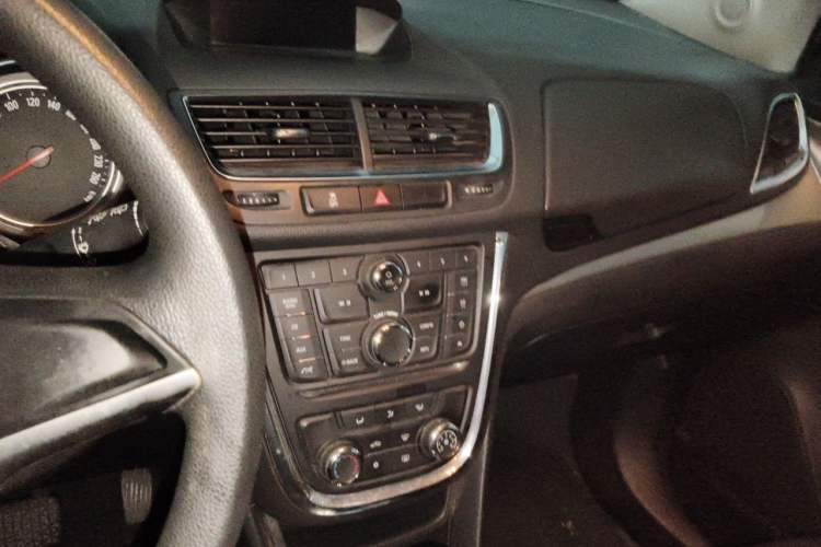 Used Buick Encore 2014 1.4T Automatic Two-Wheel Drive Urban Elite Model Audio And AC Panel