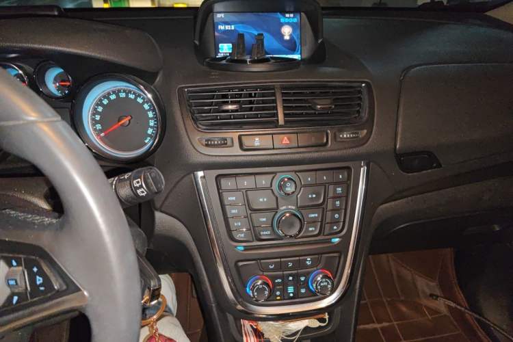 Used Buick Encore 2014 1.4T Automatic Two-Wheel Drive Urban Leading Model Audio And AC Panel