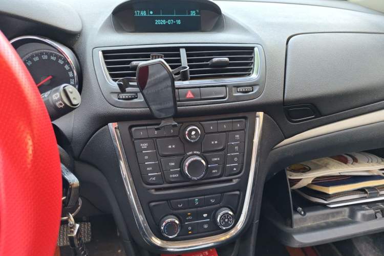 Used Buick Encore 2014 1.4T Automatic Two-Wheel Drive Urban Elite Model Audio And AC Panel