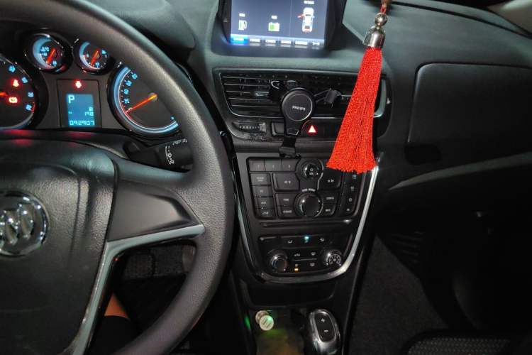 Used Buick Encore 2014 1.4T Automatic Two-Wheel Drive Urban Elite Model Audio And AC Panel