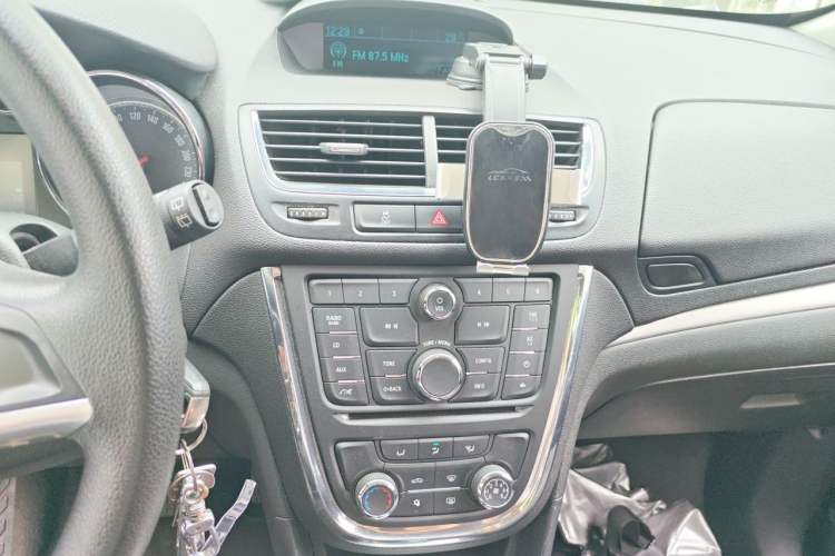 Used Buick Encore 2014 1.4T Automatic Two-Wheel Drive Urban Elite Model Audio And AC Panel