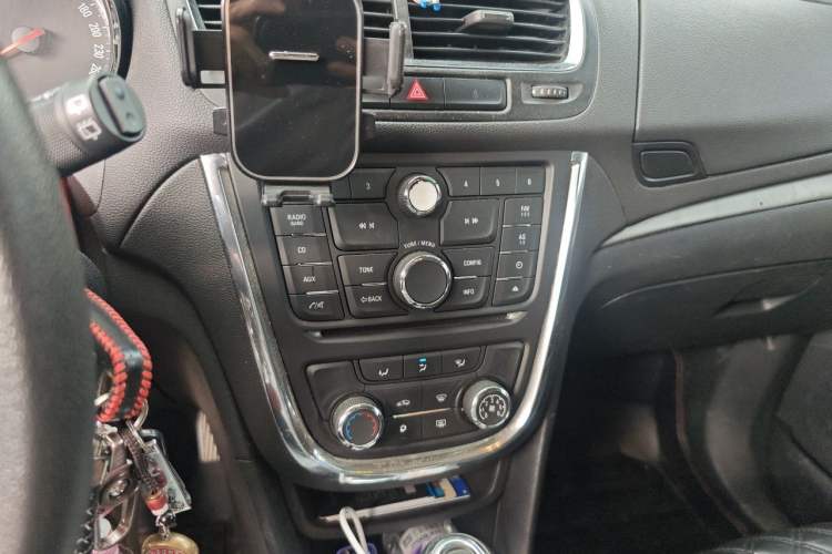 Used Buick Encore 2014 1.4T Automatic Two-Wheel Drive Urban Elite Model Audio And AC Panel